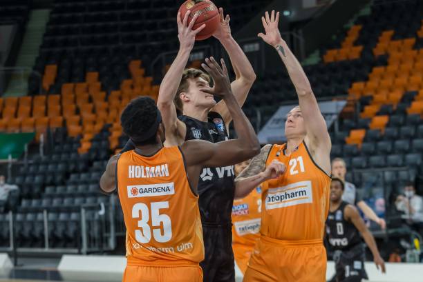 而对于羽毛 而对于羽毛